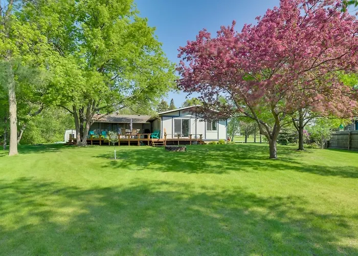 Home Rental On Detroit Lake: Dock, Game Room!