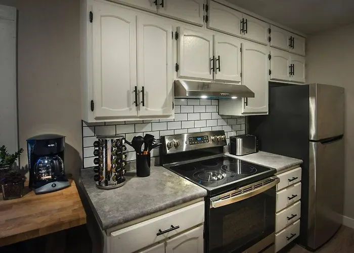 The Cozy Colfax House