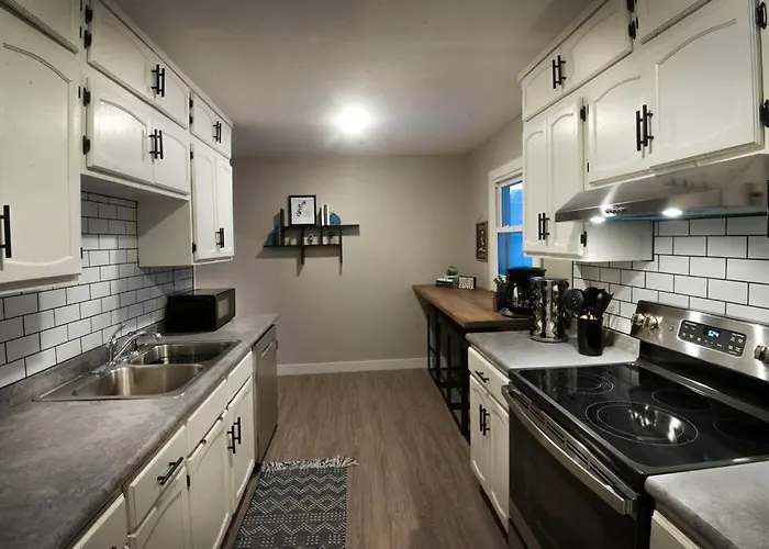 The Cozy Colfax House