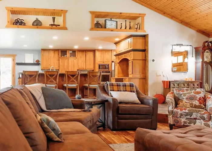 Holbrook Retreat - 5 Bedroom On 47 Acres